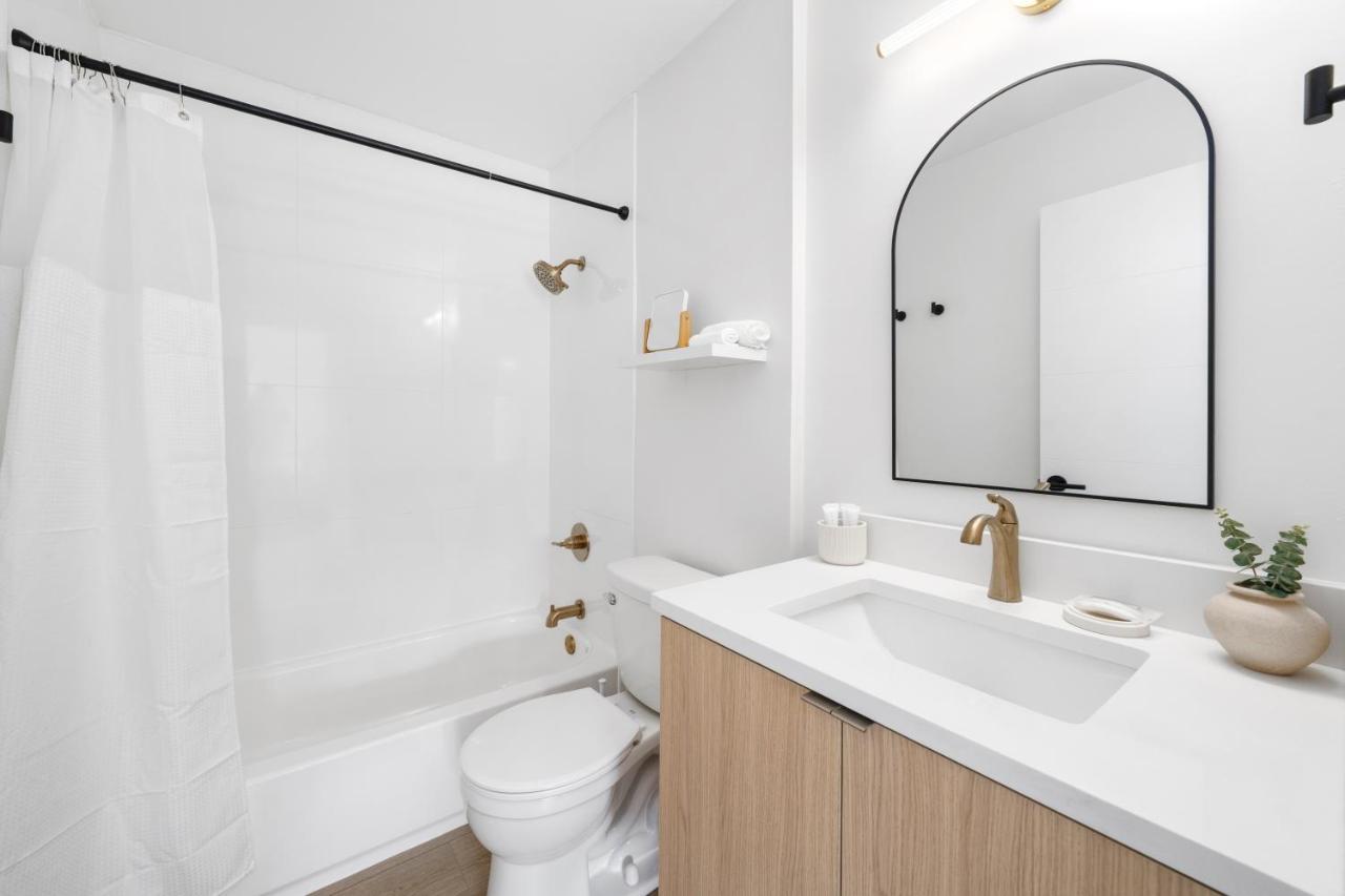 M Lake Worth Beach - Modern Villas Near West Palm Beach, Chic Retro Vibes, King Bed, Cozy Backyard, Bbq, Workspace, High-Speed Internet, Free Parking, 5 Minutes To Downtown & Beach Экстерьер фото