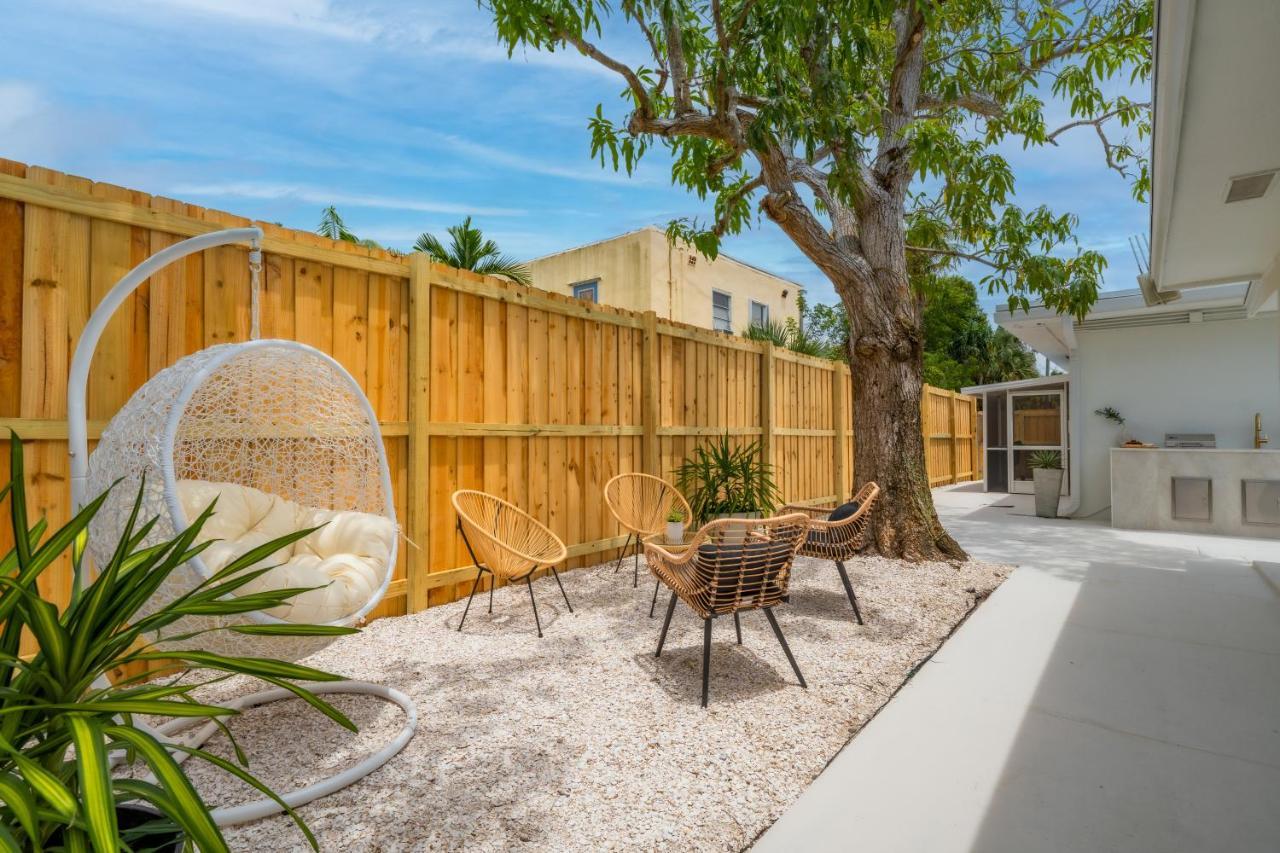 M Lake Worth Beach - Modern Villas Near West Palm Beach, Chic Retro Vibes, King Bed, Cozy Backyard, Bbq, Workspace, High-Speed Internet, Free Parking, 5 Minutes To Downtown & Beach Экстерьер фото
