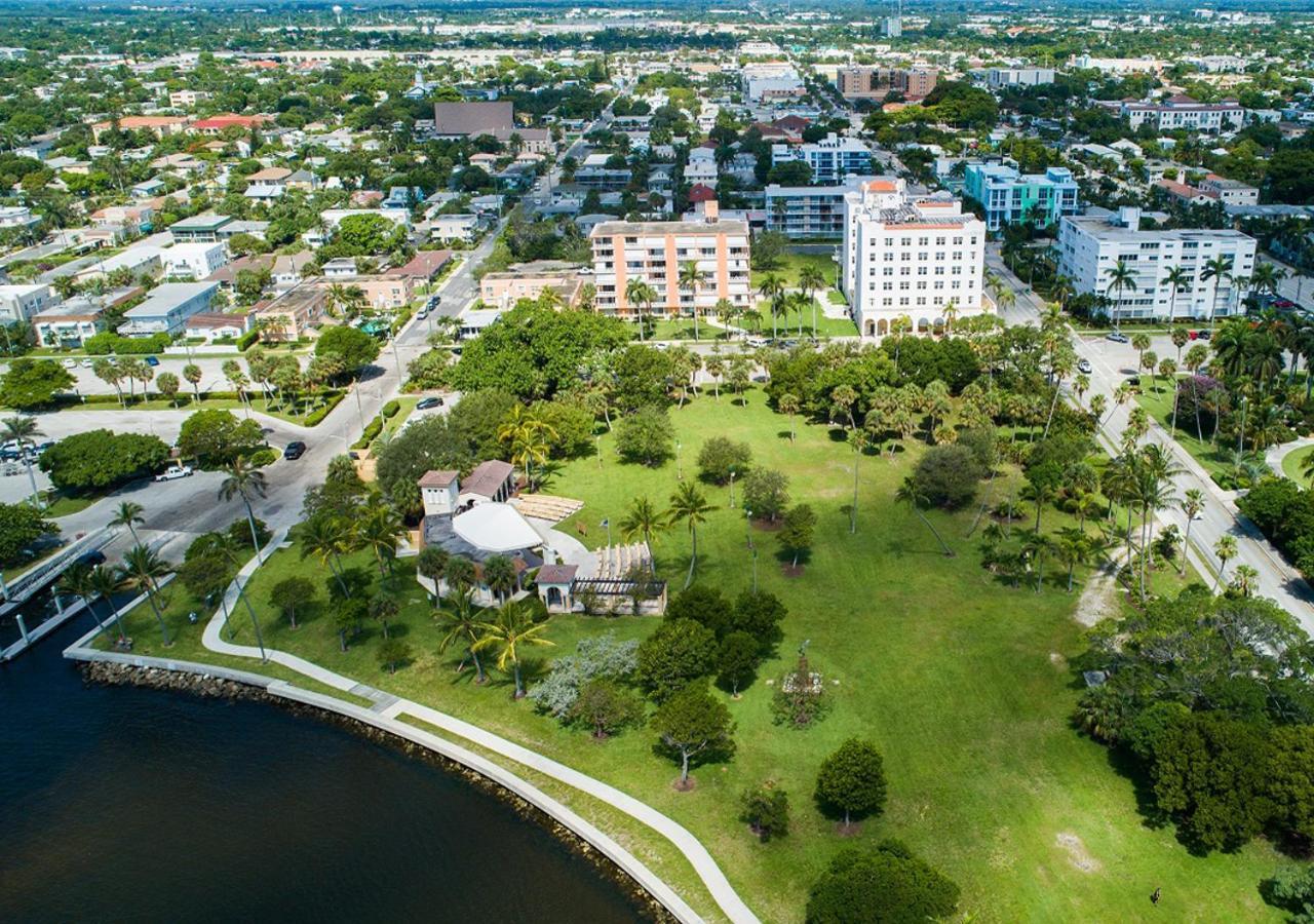 M Lake Worth Beach - Modern Villas Near West Palm Beach, Chic Retro Vibes, King Bed, Cozy Backyard, Bbq, Workspace, High-Speed Internet, Free Parking, 5 Minutes To Downtown & Beach Экстерьер фото