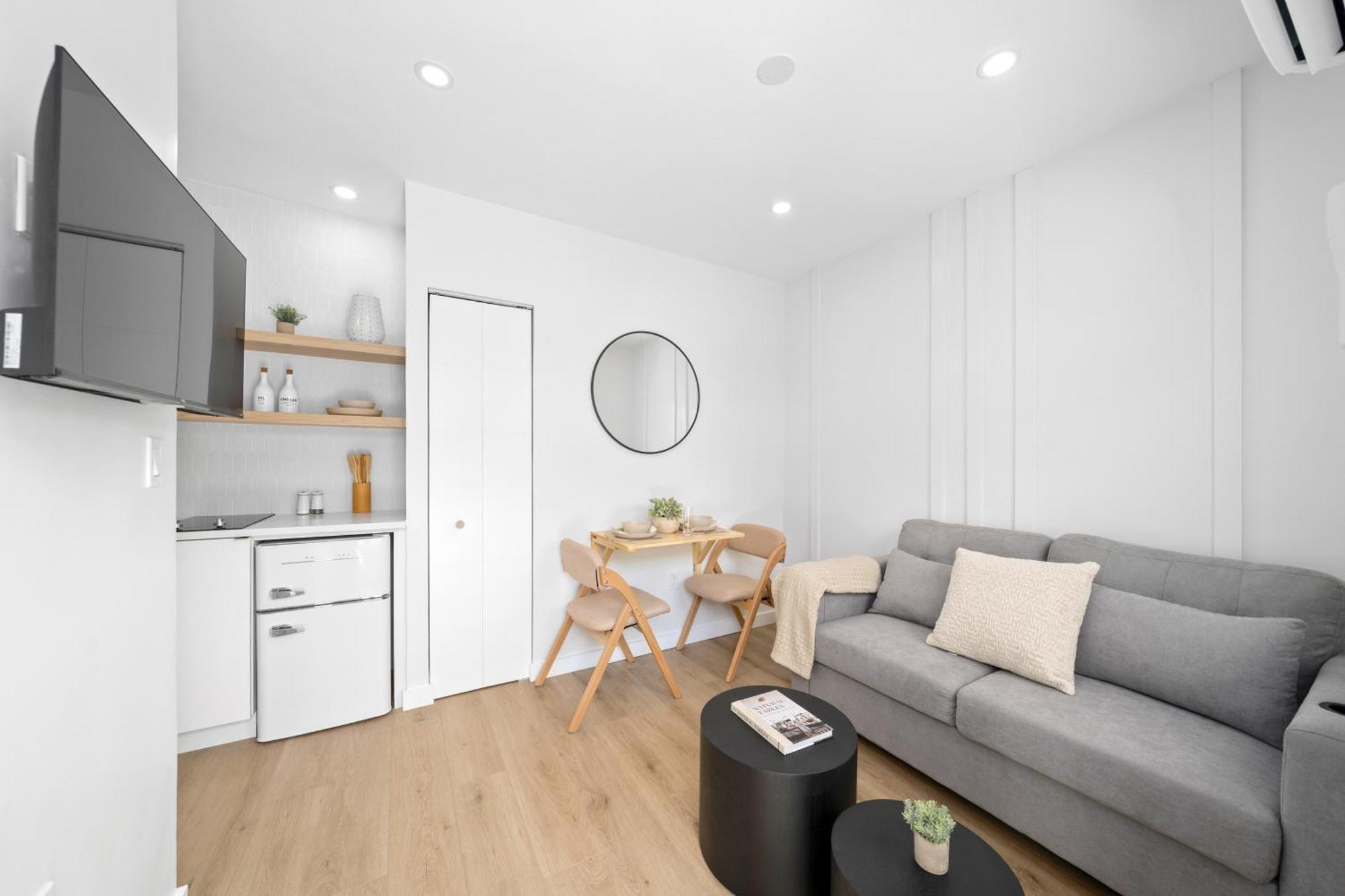 M Lake Worth Beach - Modern Villas Near West Palm Beach, Chic Retro Vibes, King Bed, Cozy Backyard, Bbq, Workspace, High-Speed Internet, Free Parking, 5 Minutes To Downtown & Beach Экстерьер фото