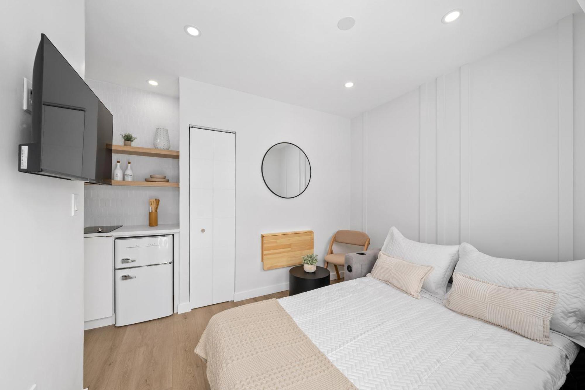 M Lake Worth Beach - Modern Villas Near West Palm Beach, Chic Retro Vibes, King Bed, Cozy Backyard, Bbq, Workspace, High-Speed Internet, Free Parking, 5 Minutes To Downtown & Beach Экстерьер фото