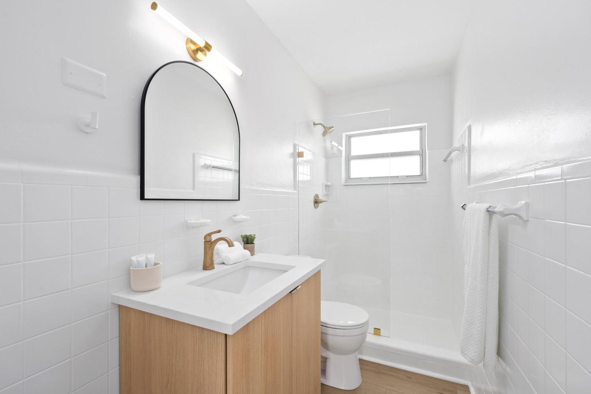 M Lake Worth Beach - Modern Villas Near West Palm Beach, Chic Retro Vibes, King Bed, Cozy Backyard, Bbq, Workspace, High-Speed Internet, Free Parking, 5 Minutes To Downtown & Beach Экстерьер фото