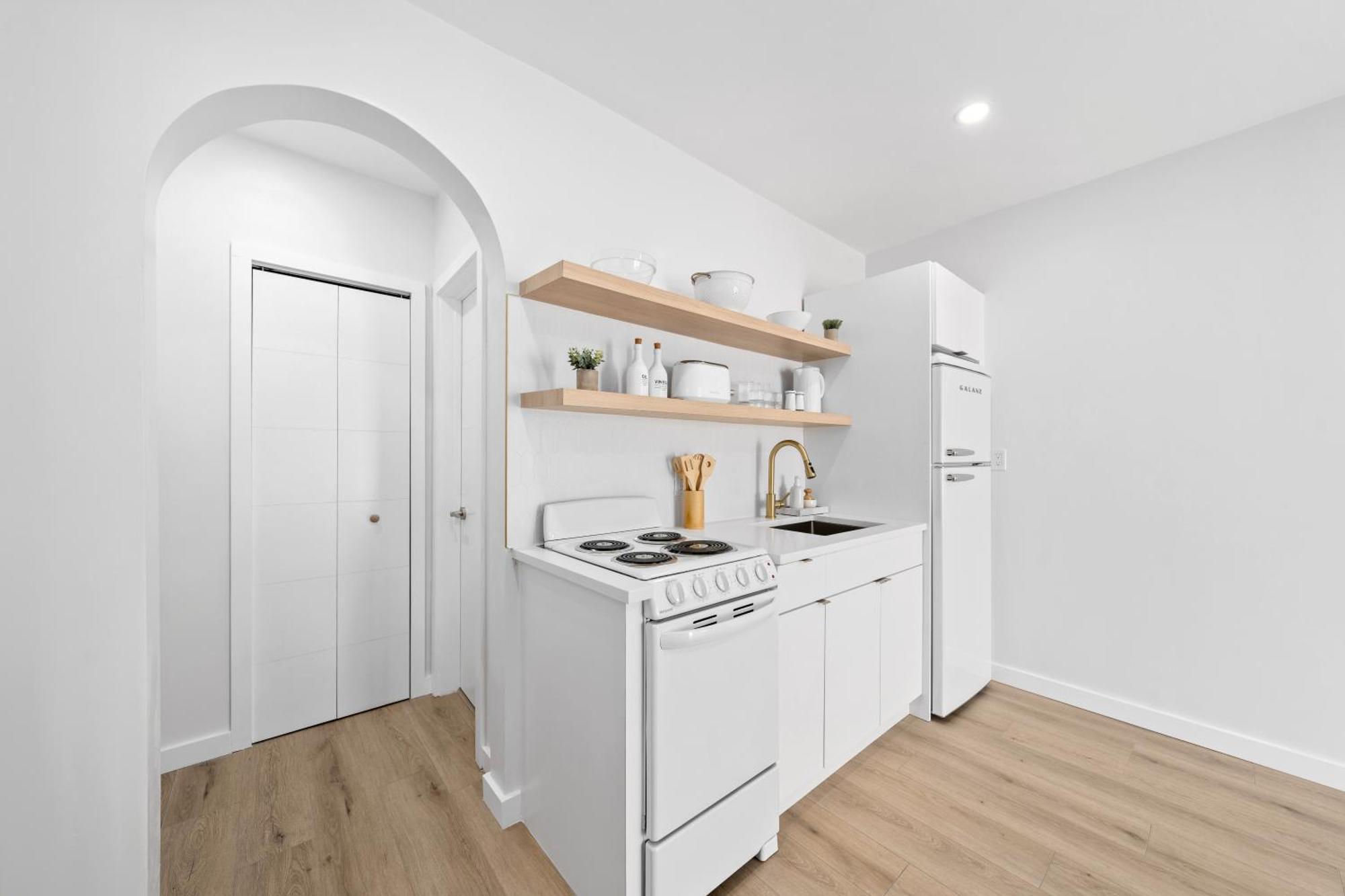 M Lake Worth Beach - Modern Villas Near West Palm Beach, Chic Retro Vibes, King Bed, Cozy Backyard, Bbq, Workspace, High-Speed Internet, Free Parking, 5 Minutes To Downtown & Beach Экстерьер фото