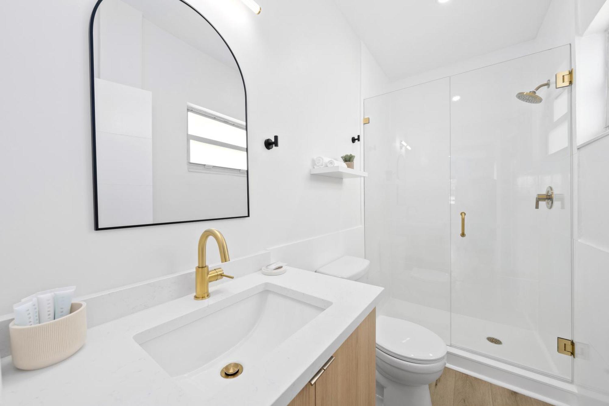 M Lake Worth Beach - Modern Villas Near West Palm Beach, Chic Retro Vibes, King Bed, Cozy Backyard, Bbq, Workspace, High-Speed Internet, Free Parking, 5 Minutes To Downtown & Beach Экстерьер фото