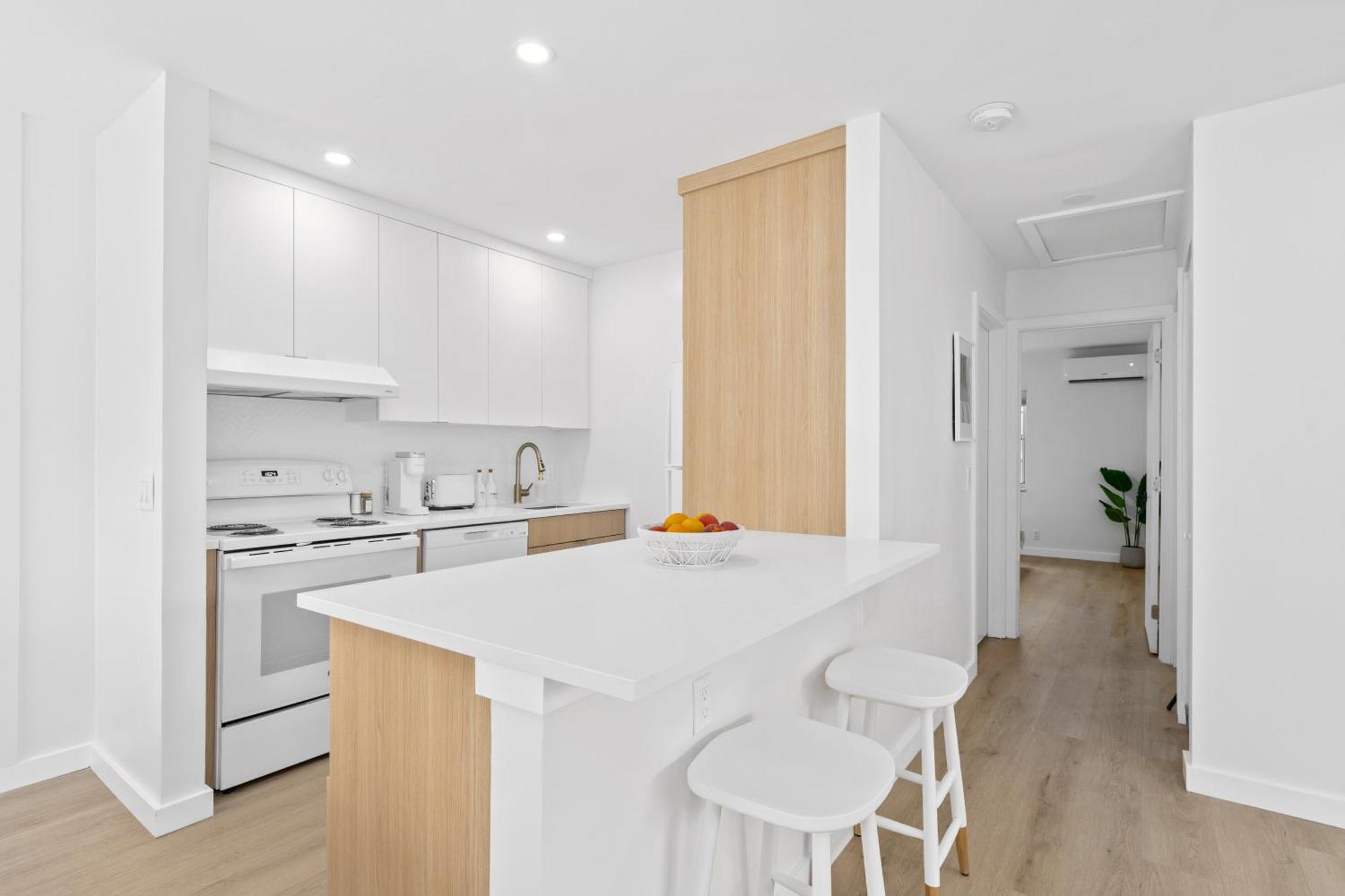 M Lake Worth Beach - Modern Villas Near West Palm Beach, Chic Retro Vibes, King Bed, Cozy Backyard, Bbq, Workspace, High-Speed Internet, Free Parking, 5 Minutes To Downtown & Beach Экстерьер фото