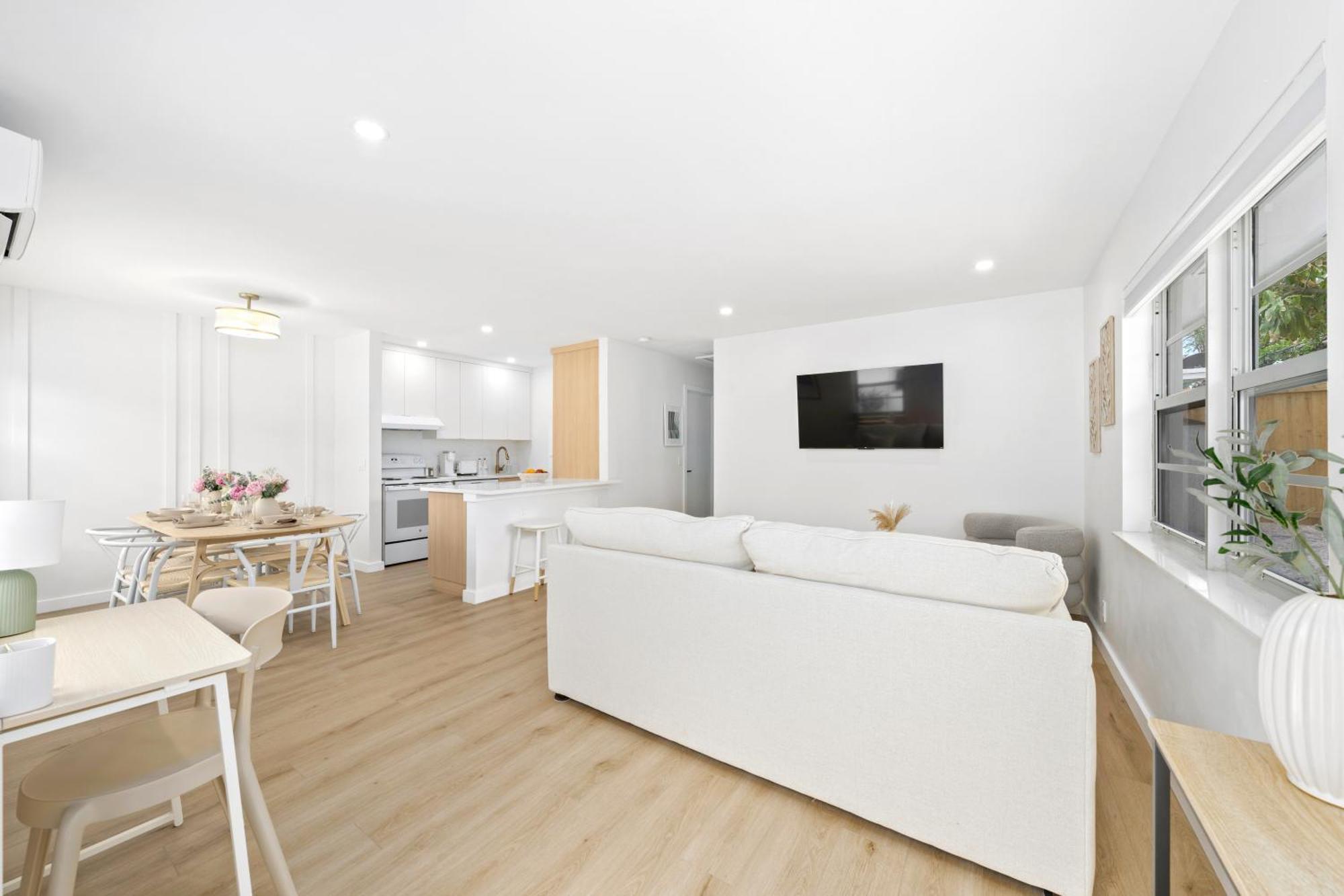 M Lake Worth Beach - Modern Villas Near West Palm Beach, Chic Retro Vibes, King Bed, Cozy Backyard, Bbq, Workspace, High-Speed Internet, Free Parking, 5 Minutes To Downtown & Beach Экстерьер фото
